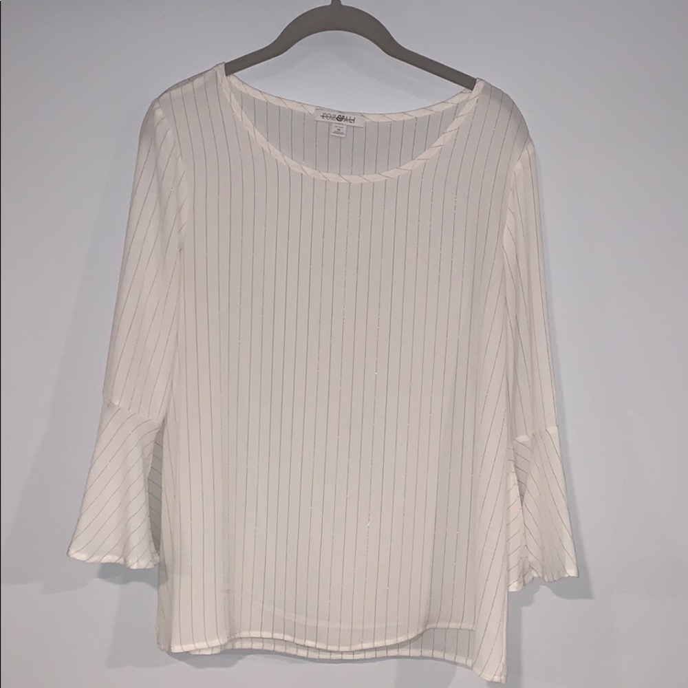 Blouse with 3/4 length wide sleeves
